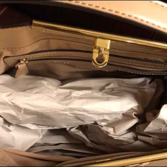 NANETTE LEPORE SIENNA SATCHEL/CROSSBODY TAUPE NWT - Picture 5 of 6